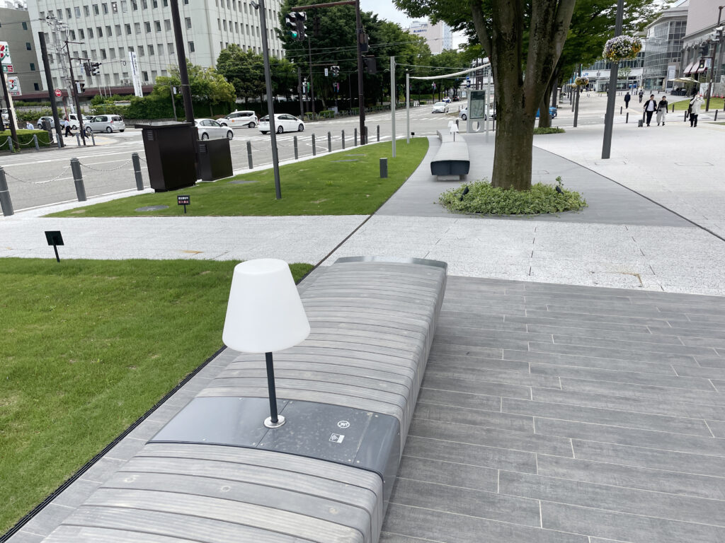 公園のような街路空間　富山市ブールバール広場再整備計画」